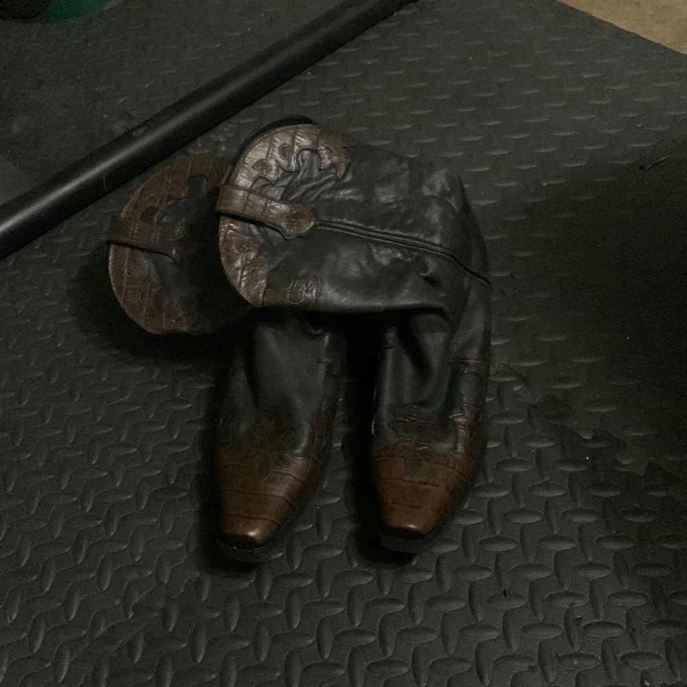 Durango size 13 mens boots. Black and brown
